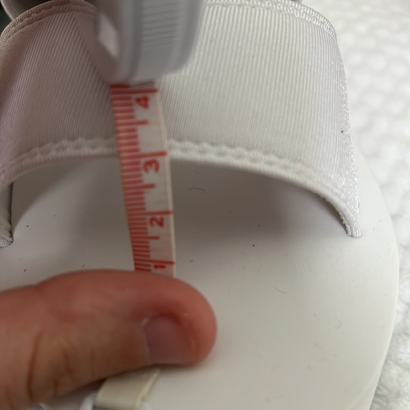 NWT WHITE PLATFORM SANDALS fits size 6 - Picture 10 of 11